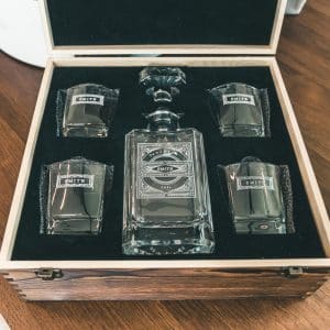 Decanter - Front Only - 4 Glasses - Wood Box